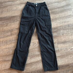 Hollister black ultra high rise cargos “dad pant” 00R/000R